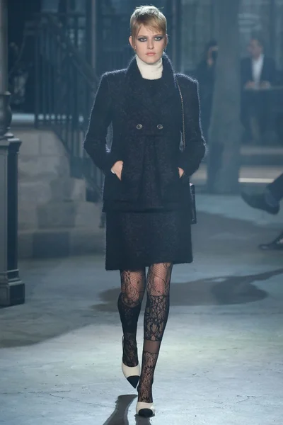 Look 14